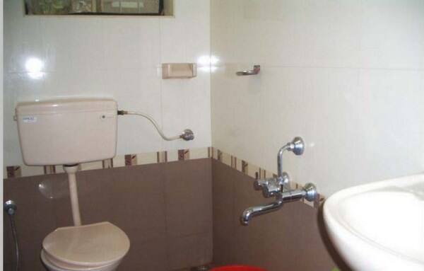 Samundra Beach Front Home Stay, Malvan 3